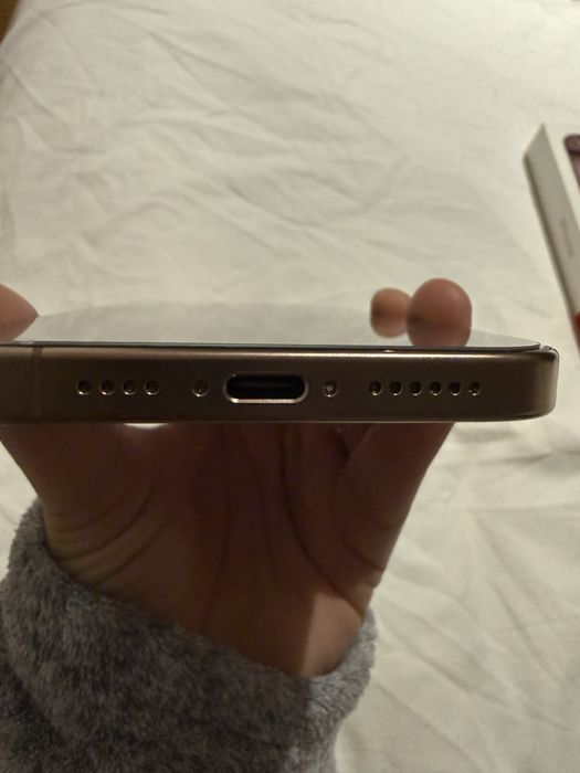 Iphone 16 pro max desert titanium