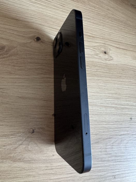 продам Iphone 13
