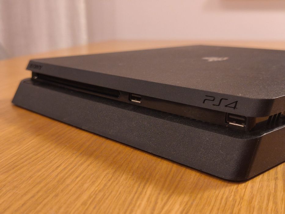 Playstation 4 Slim