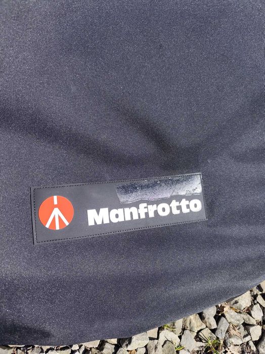 Tło przenośne Manfrotto Plain czarne/białe z trenem1,8 x 2,1