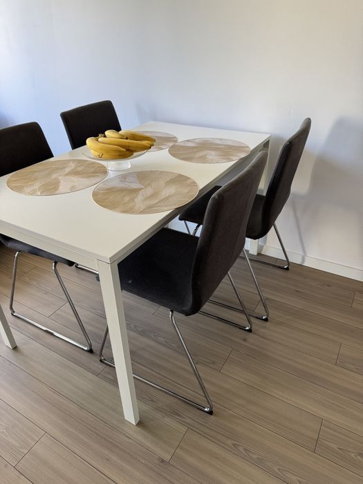 Krzesła Ikea  Volfgang Lillanas, stół biały Vihals