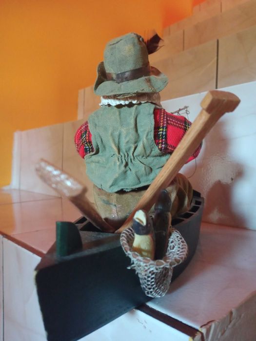 figurka vintage ,,wędkarz''