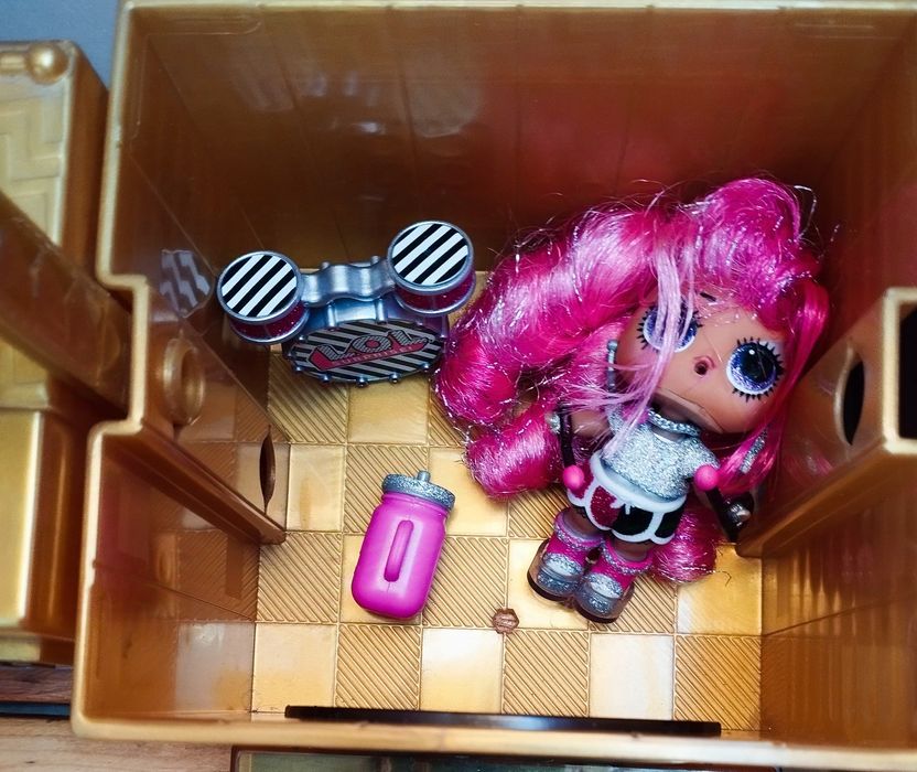 LOL remix музичний бумбокс з трьома ЛОЛ в різних музичних жанрах.