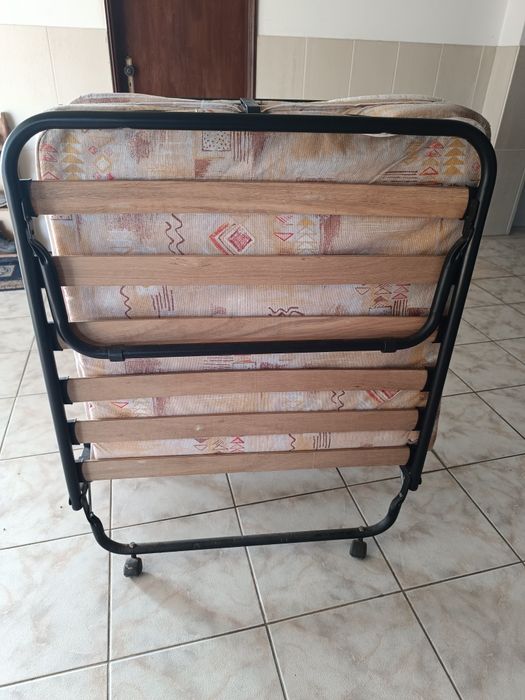 Cama dobrável de solteiro