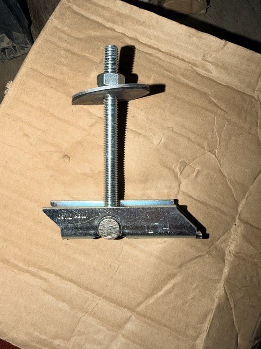 Kotwa przechylna MF-SKD M8/100  Hilti.