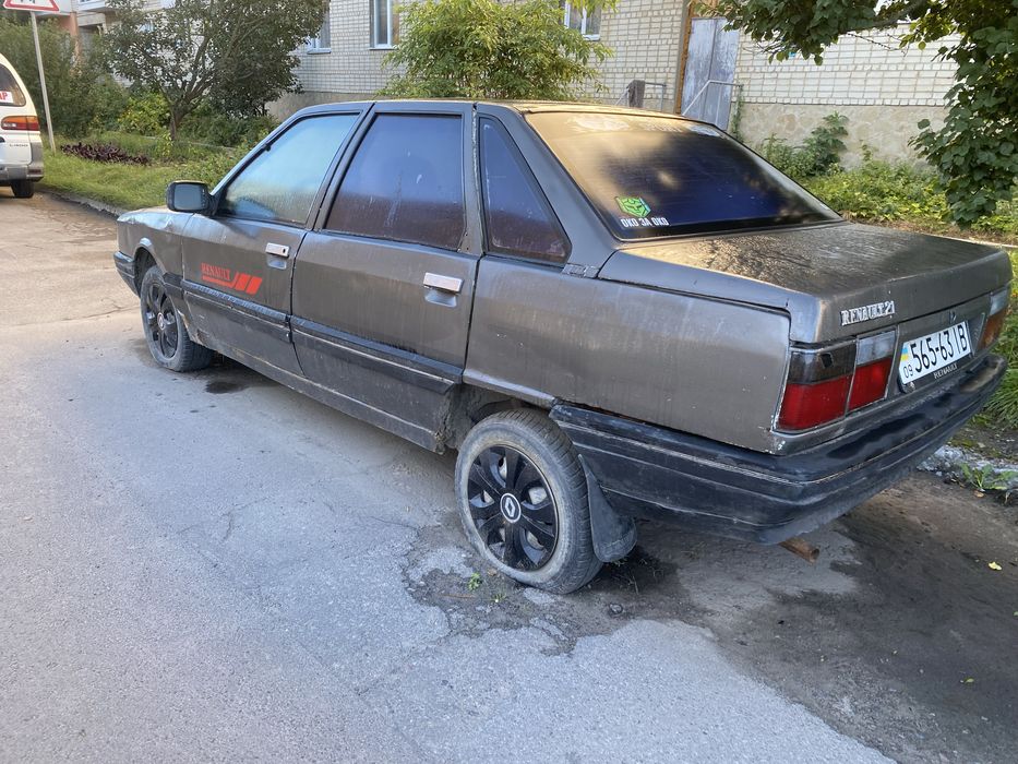 Терміново.! Продам Рено 21  1.7 газ/бензин ( можливий обмін )