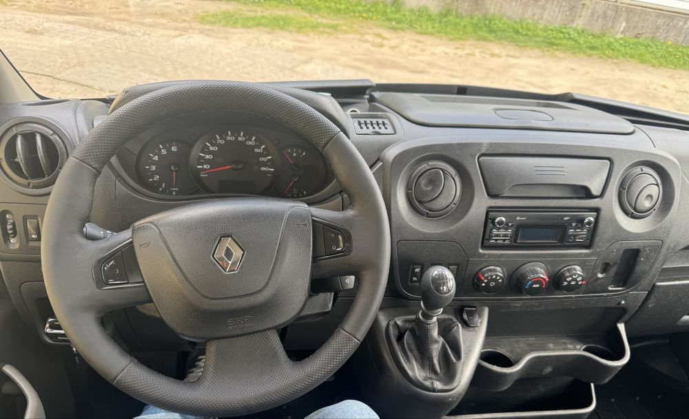 Renault master 170km  klima pomoc drogowa autolaweta nowy najazd