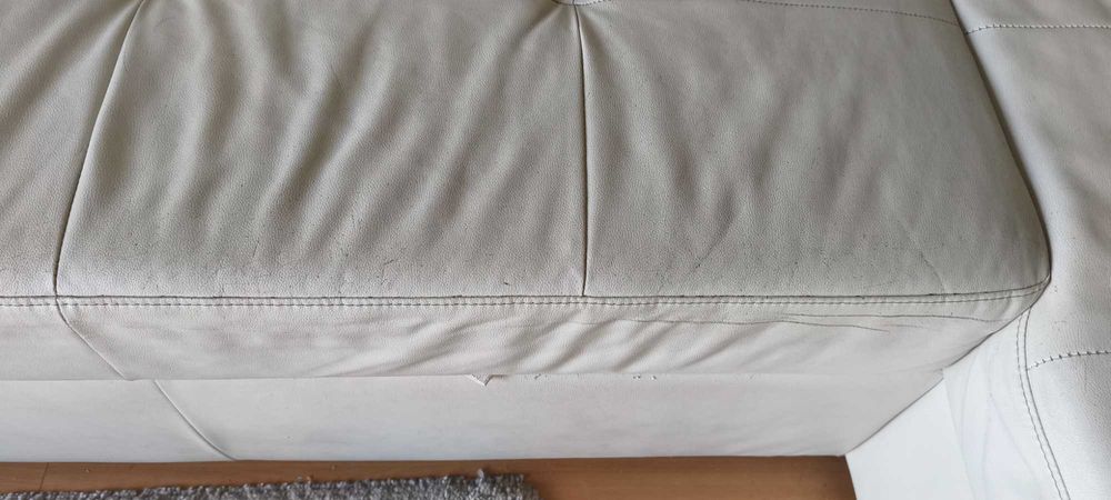 Sofá cama com chaise e arrumação , 200€ negociáveis. Santa iria da Azóia