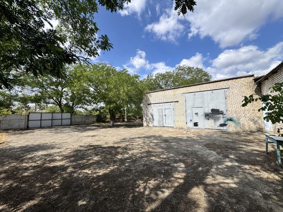 Продаж Адмінбудіілі з власною территорією м.Снігурівка Башт.  р-ну