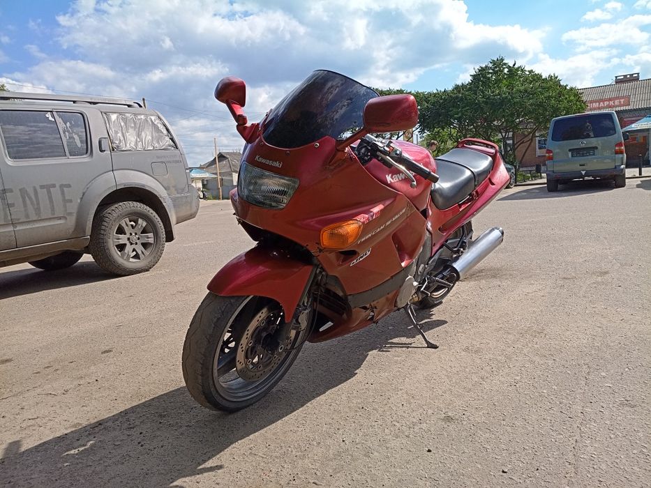 Продам kawasaki ZZR 400