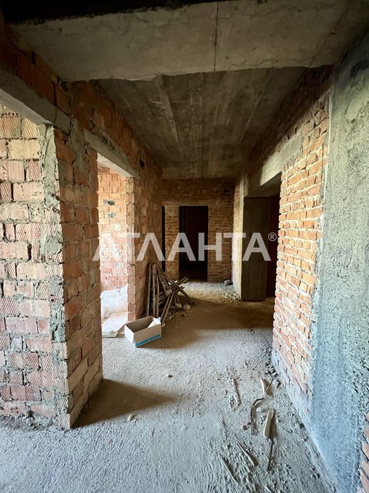 3  кімн, 1 поверх в районі ТЦ Депот