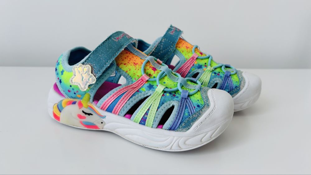 Sandálias SKECHERS tamanho 26 com LUZ