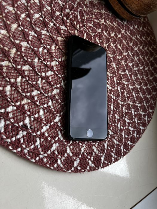 iPhone 7 чудовий стан
