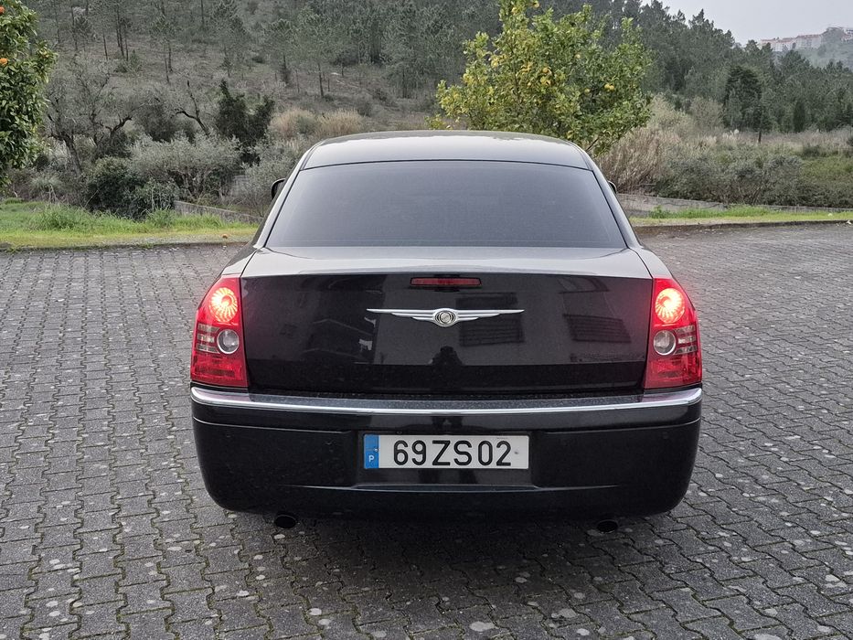 Chrisler C300 CDI Motorização Mercedes-Benz