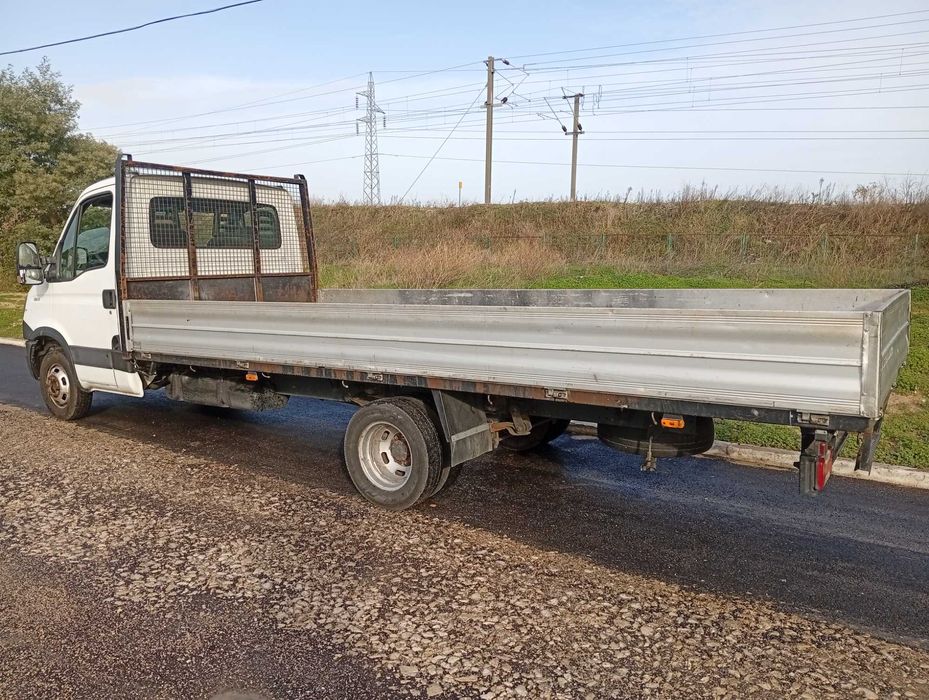 Alugo carrinha de caixa aberta comprida