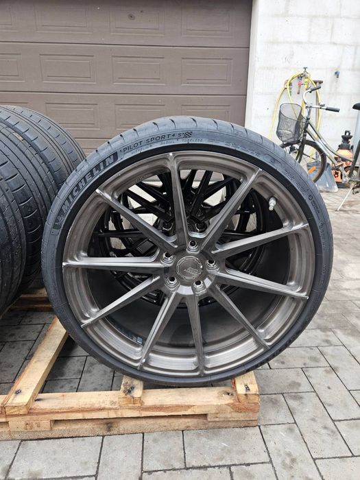 BC Forged EH173  20  cali
Średnica: 20"; Rozstaw śrub: 5x112;