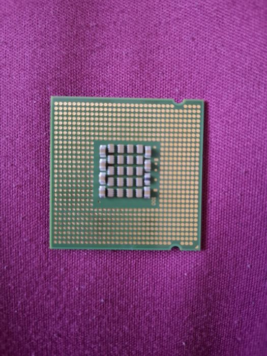 Процесор Intel  pentium в доброму робочому стані.