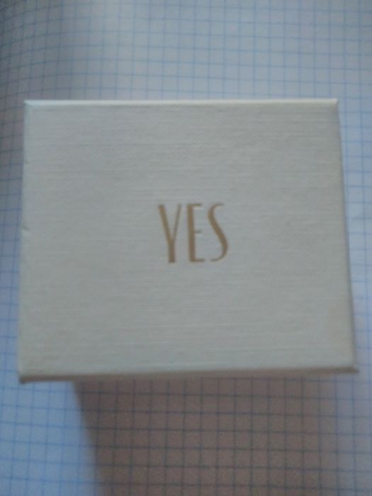 Srebrne kolczyki Yes