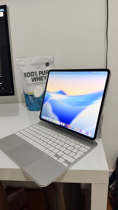 IPad Pro 13 M5 + Magic Keyboard