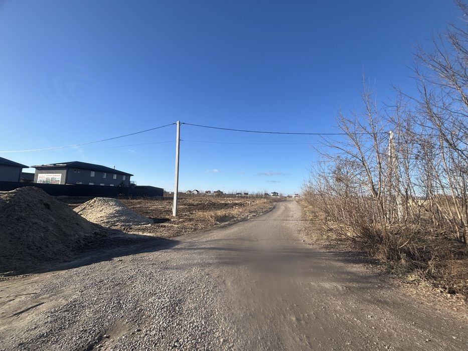 Продам фасадну ділянку