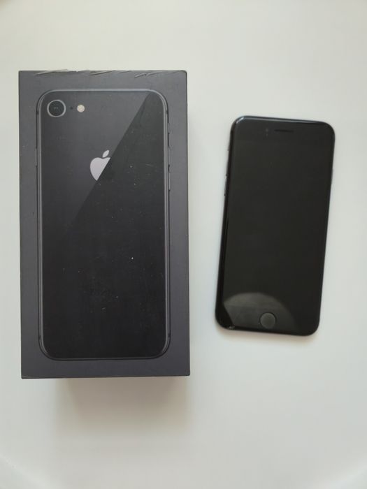 iPhone 8 256 GB – sprawny, 74% baterii