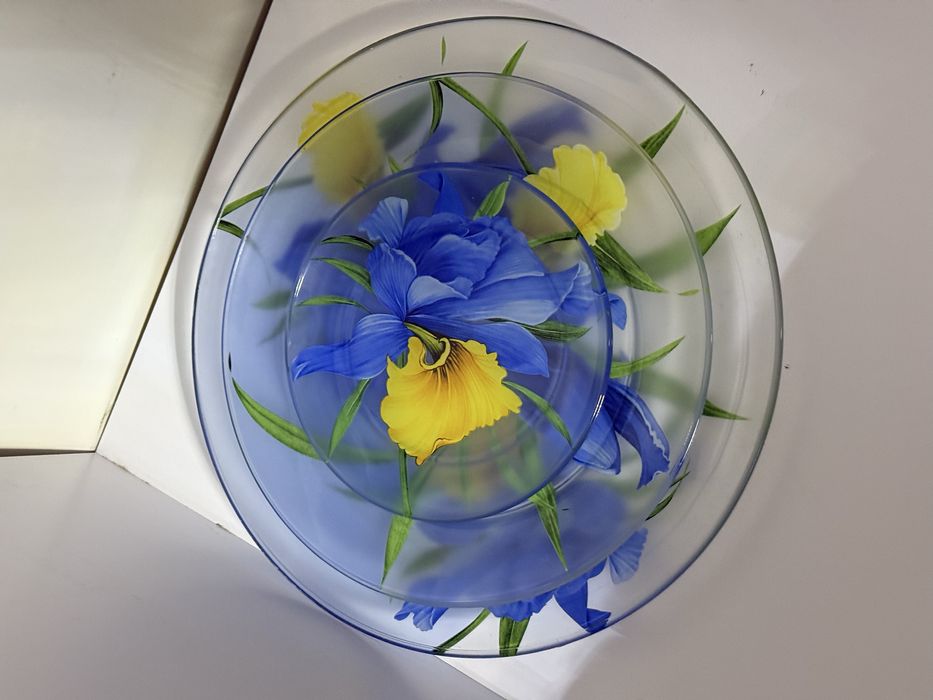 Новий великий набір тарілок посуду яскавий з півниками патріотичний