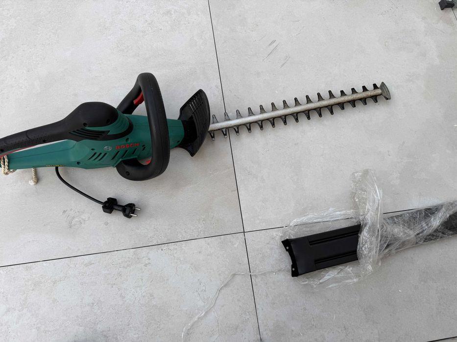 Corta-Sebes Eletrico Bosch AHS 50-26 - Excelente Estado