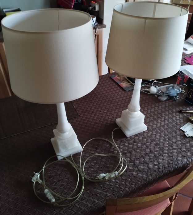 Candeeiros de mesa de mármore