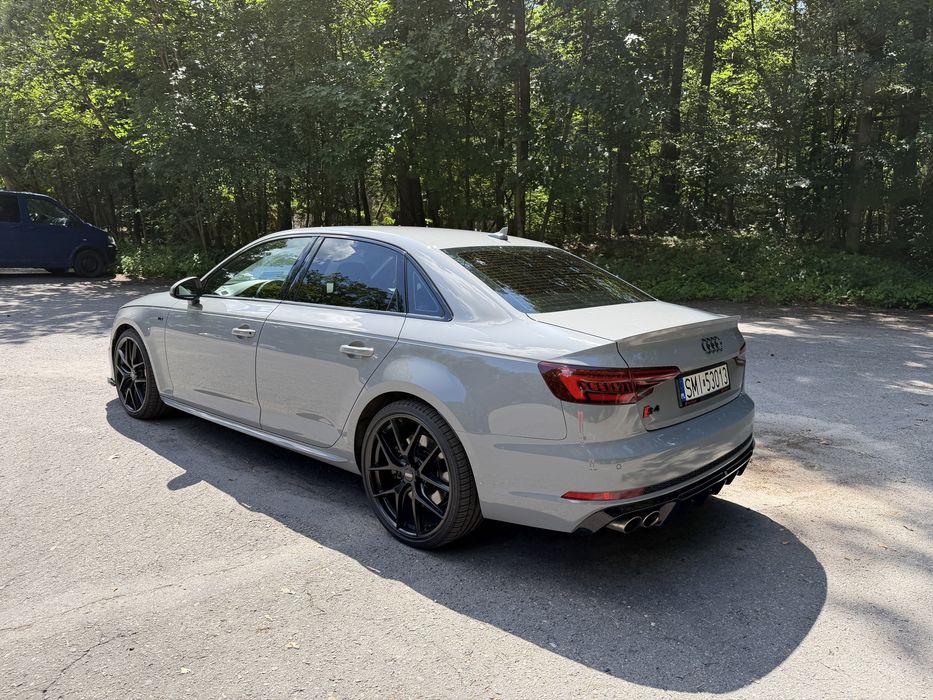 Audi S4 b9 3.0tfsi quattro