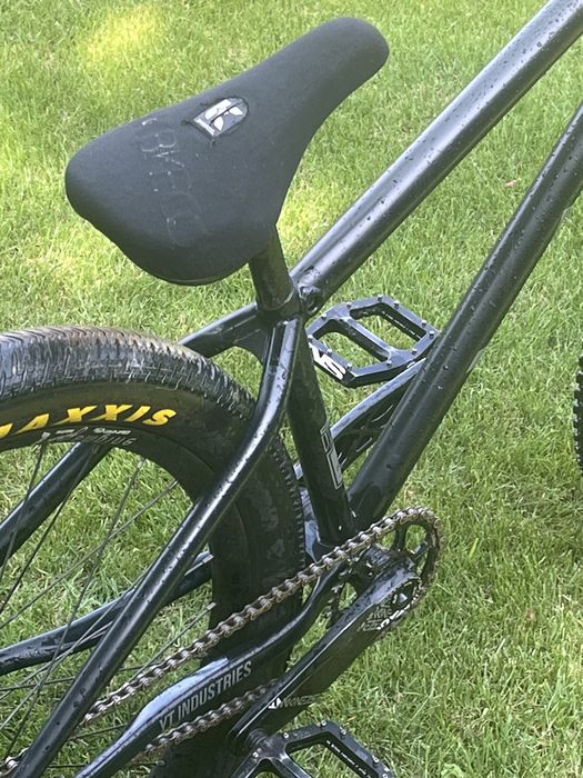 Rower dirt jumping dirtówka YT dirt love rock shox pike dj