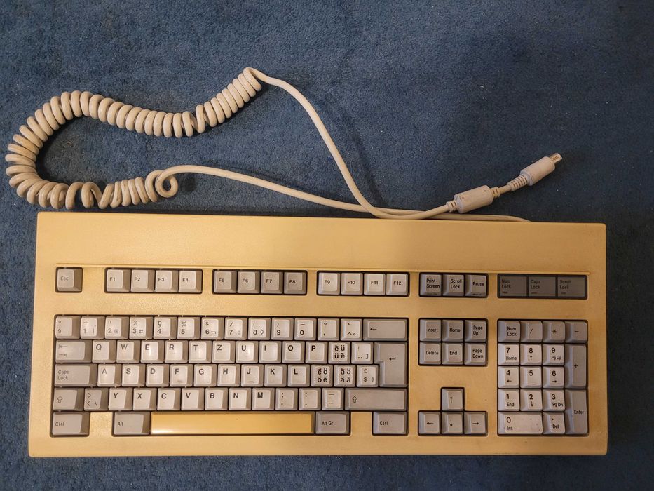 klasyk stara sprawna klawiatura mechaniczna PC AT DIN 5