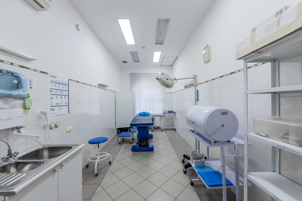 Приміщення під медичну клініку 358 м² — оренда з правом викупу | Поділ