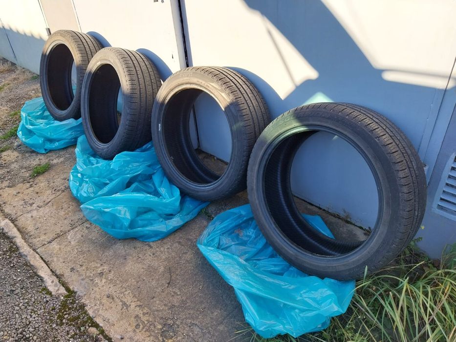 Opony wielosezonowe Pirelli 19"