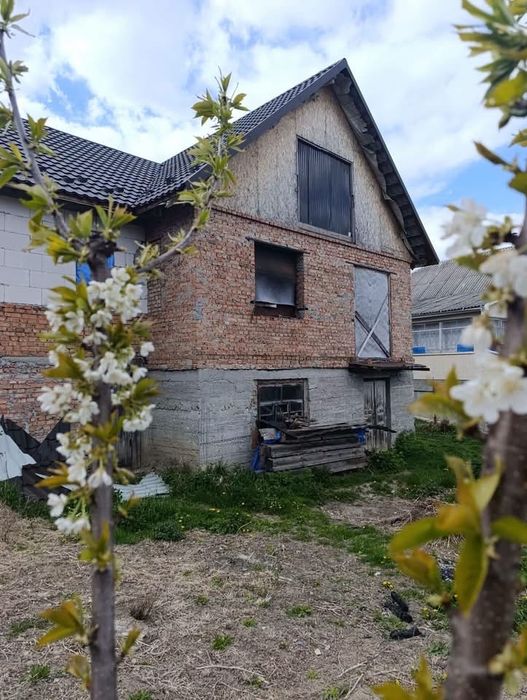Продам будинок. Хороше розташування.