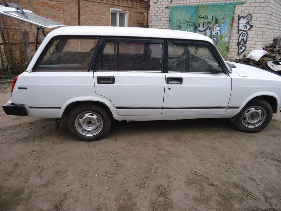 продам ВАЗ 2104 білий