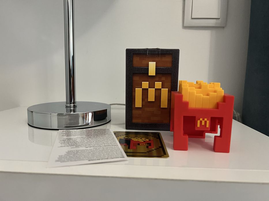 Figura minecraft + codigo - McDonalds