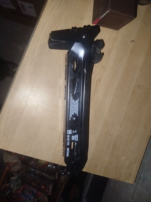 Podnośnik samochodowy opel