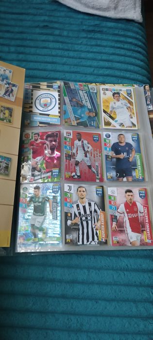 Album z kartami piłkarskimi