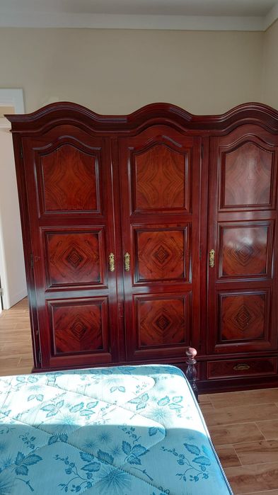 Vende- se quarto completo