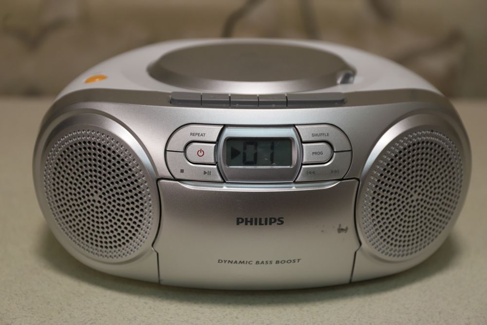 Philips  AZ 127/12  FM , CD , tape