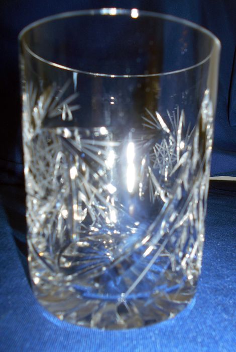 copos de cristal lapidados à mão