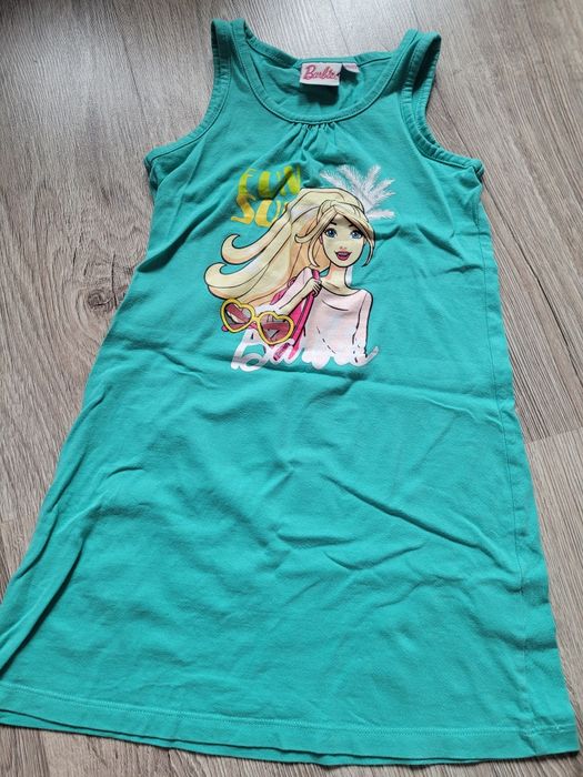 Letnia sukienka z motywem Barbie roz. 116/122