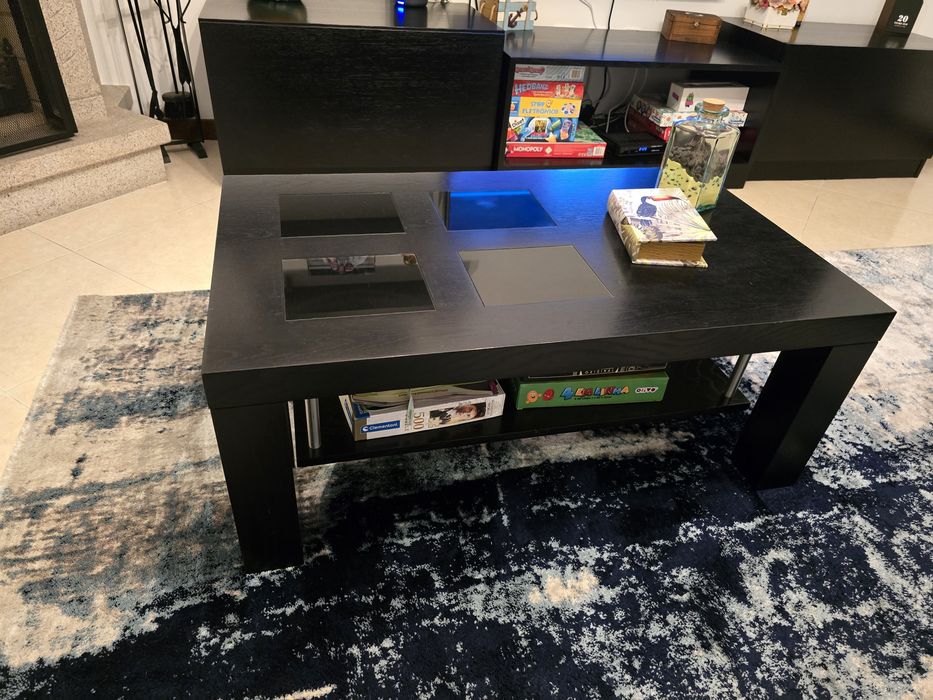 Vendo sala completa  televisão e moveis NÃO É IKEA