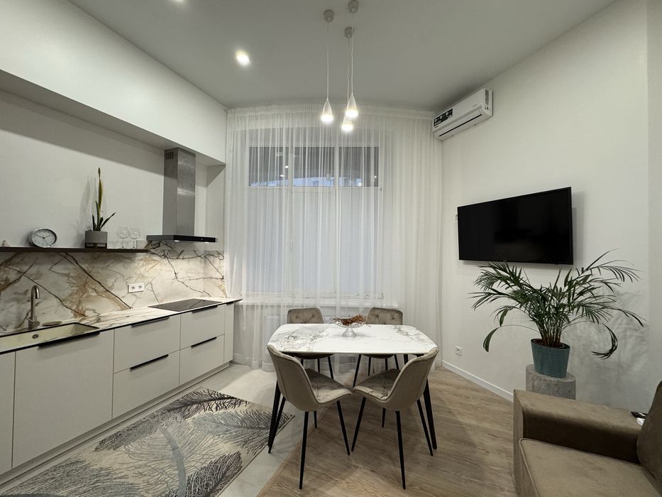 Продаю 3к студію жк Рівʼєра