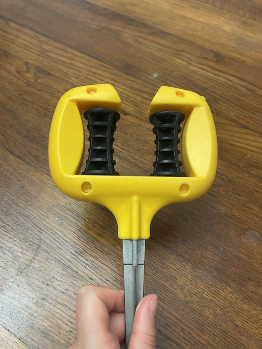 Напрямна / підставка для шлангу садового