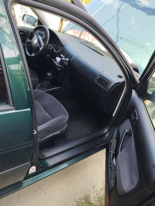 Автомобіль volkswagen golf4