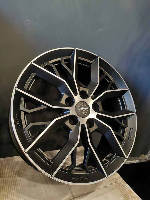 Легкосплавний диск MOMO Massimo R17 7,5J 5x112 ET40 DIA79,6 Matt Black Polished