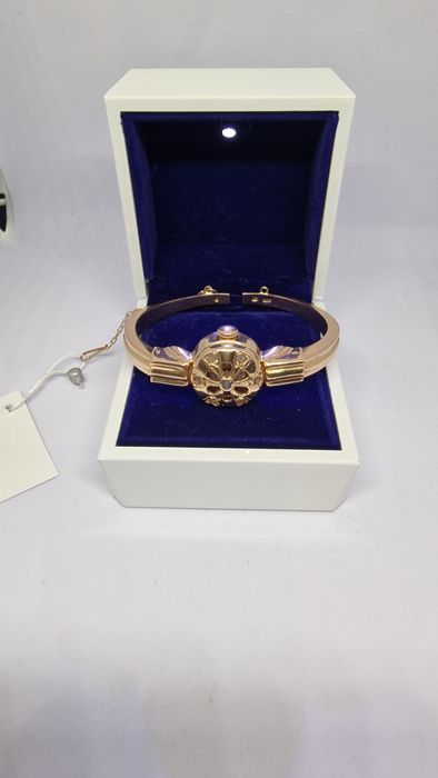 Золотий годинник Чайка 583*
Вага: 19.85г.
Розмір: 16-18.5 см.
Ціна: 67