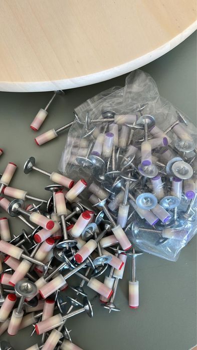 Pistola de pregos para betao e paredes