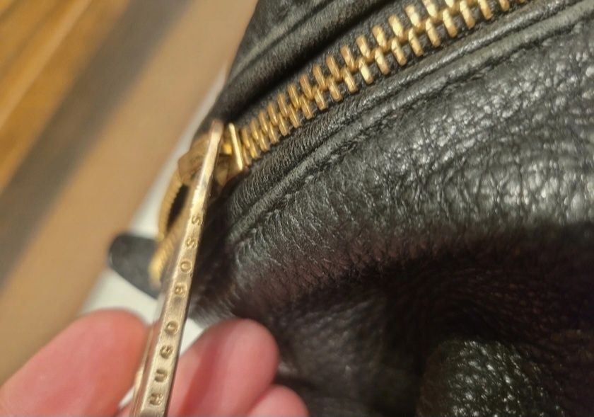 Torebka  ze skory hugo boss